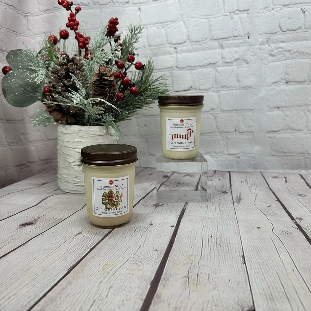 NWT essentially NOLA Gingerbread & Peppermint Bark single wick soy Candle set